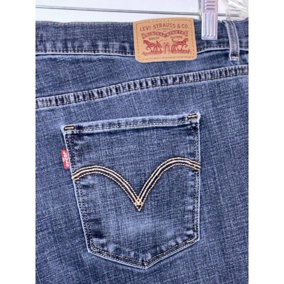 Levi’s Women’s 16M Jeans 33X32 Classic Boot Fast Shipping! - Picture 1 of 6